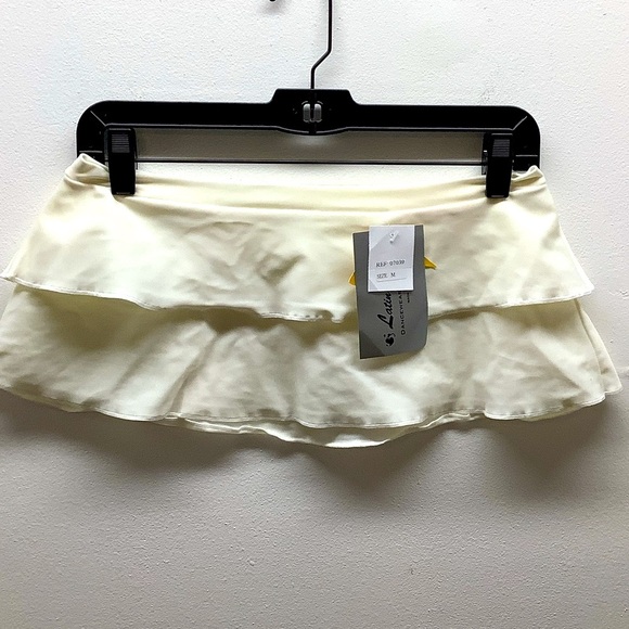Latin Angel Size Medium Cream Ruffle Danceskirt/Swimsuit Cover Up Skirt. New - Picture 1 of 6